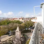 Cozy 1Bdr Penthouse With Balcony!