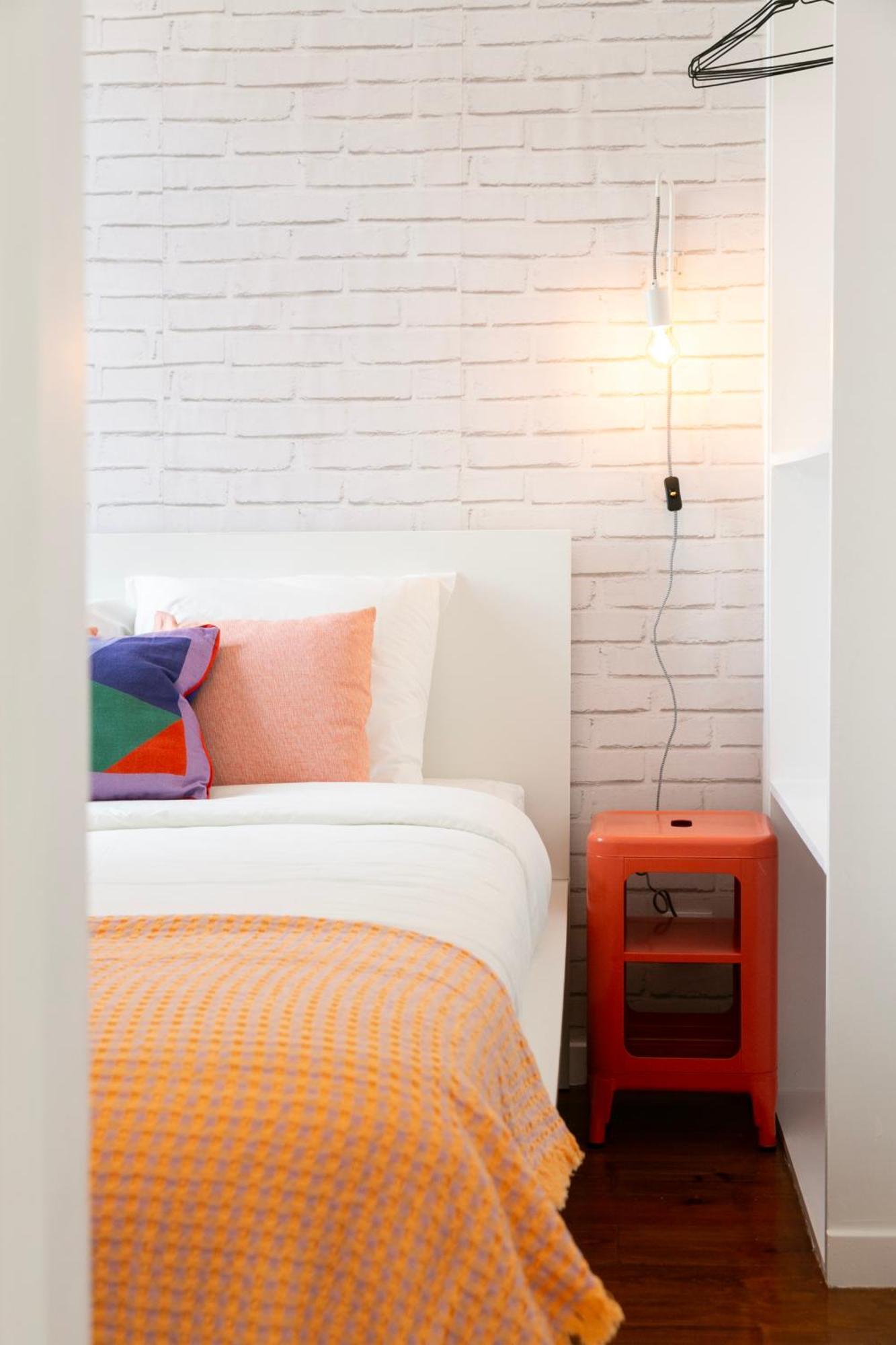 Cozy 1bdr Penthouse With Balcony! Lissabon