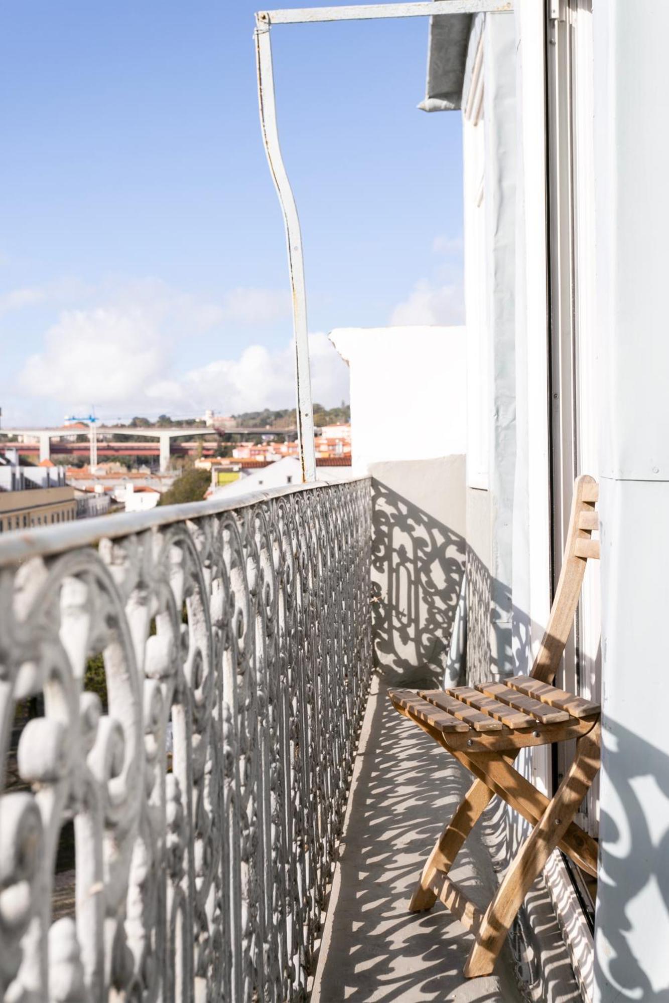 Cozy 1bdr Penthouse With Balcony!